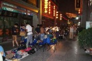 西安摆地摊爆料案件视频,街头摊贩维权背后的法律与道德冲突
